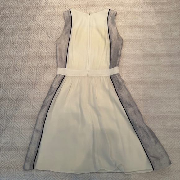 White and Silver Sleeveless Dress, Judith and Charles, US 2 - Picture 6 of 9